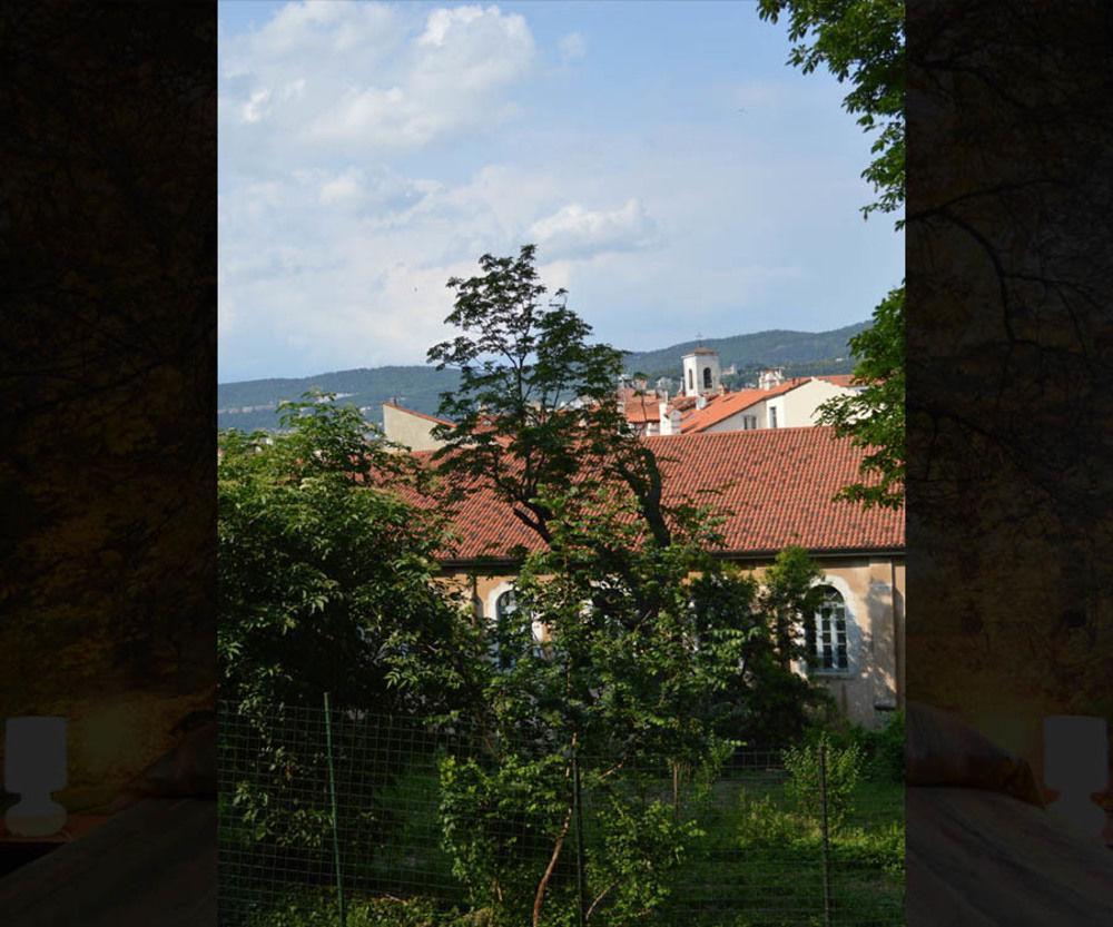 Casa Vacanze All'Angolo Trieste Exterior photo